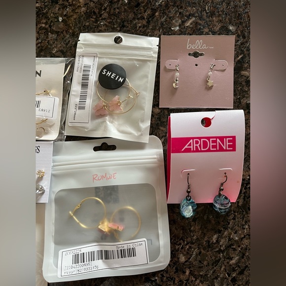 Earrings Lot - Picture 2 of 3